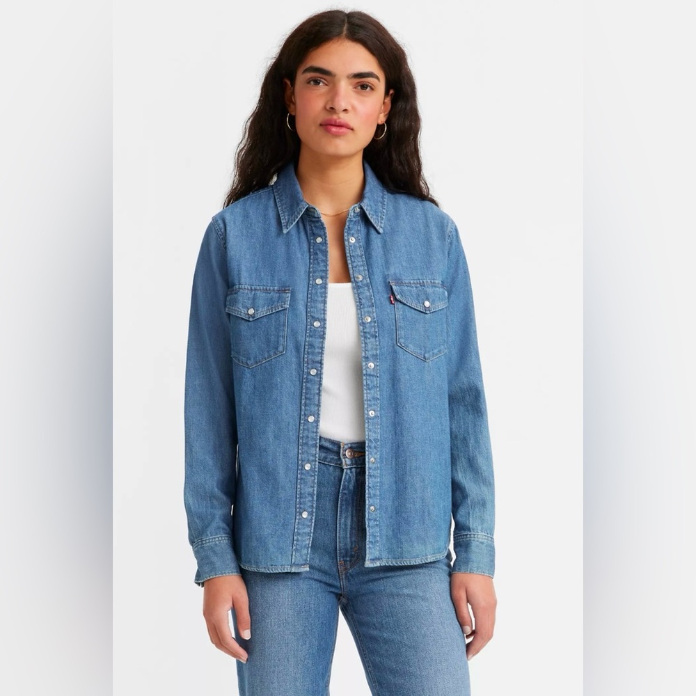 Levi’s Iconic Western Denim Button Down LS Top